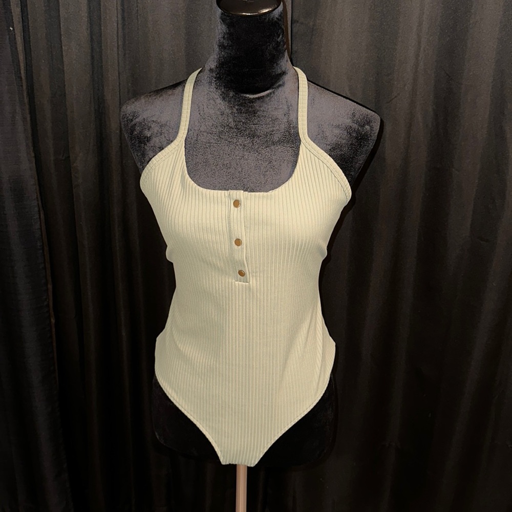 🫒VICTORIA’S SECRET SPORT olive bodysuit